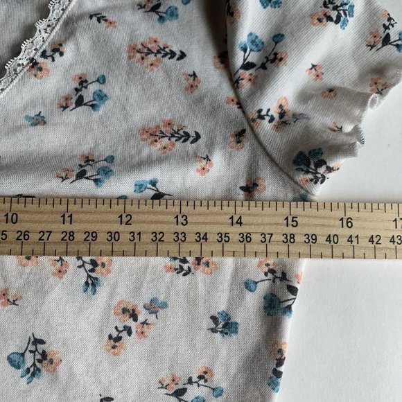 Self Esteem Juniors' Lace-Trim Ruched-Front T-Shirt Size Small - Picture 5 of 6